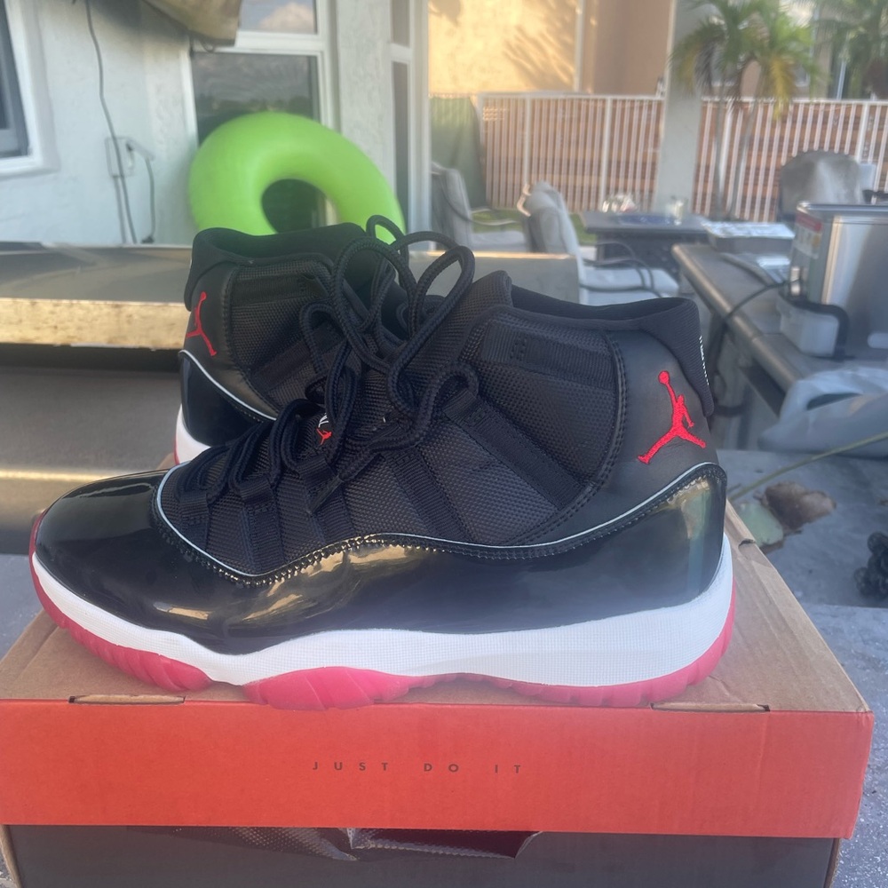 Jordan 11 “bred”
Size 10 
Brand new 
Never worn